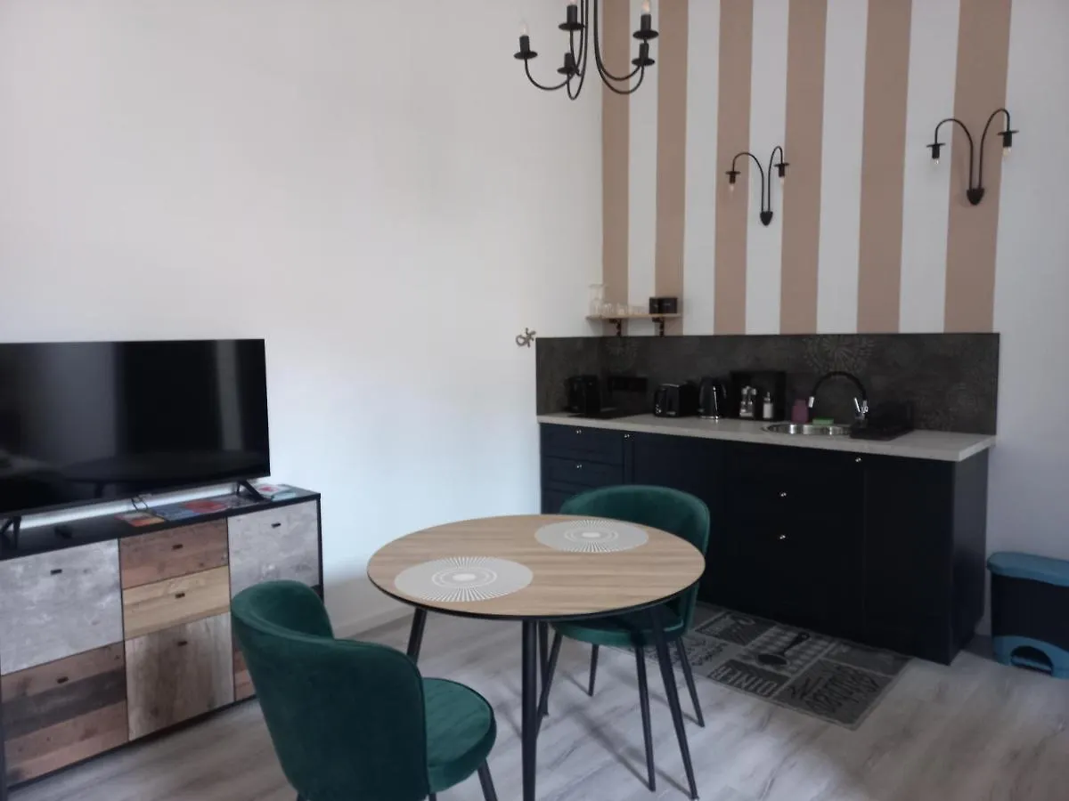 Gecko Studio Budapest 0*,  Magyarország